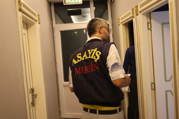 MERSİN POLİSİ HUZUR İÇİN ÇALIŞIYOR