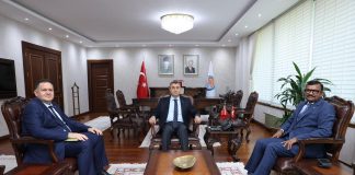 VALİ ATİLLA TOROS, ZİYARETİNE GELEN MERSİN ULUSLARARASI LİMAN İŞLETMESİ (MIP) GENEL MÜDÜRÜ AJAY KUMAR SİNGH İLE GÖRÜŞTÜ