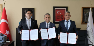 MERSİN OLGUNLAŞMA ENSTİTÜSÜ VE MERSİN ÜNİVERSİTESİ ARASINDA “ULUSLARARASI GELENEKTEN GELECEĞE ANADOLU MOTİFLERİ SEMPOZYUMU”NUN İŞ BİRLİĞİ PROTOKOLÜ İMZALANDI