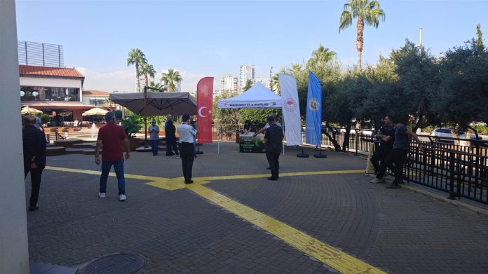 YEŞİL VATAN SEFERBERLİĞİ KAPSAMINDA ALIŞVERİŞ MERKEZLERİNDE FİDANLARIMIZ SAHİPLERİNİ BEKLİYOR