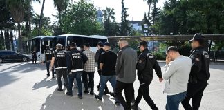 EŞ ZAMANLI NARKOTİK OPERASYONU:13 ŞÜPHELİ YAKALANDI