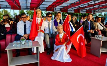 “KURTULUŞ SAVAŞI’NDA YEDİ BÖLGE HALK OYUNLARI GÖSTERİSİ VE KORO KONSERİ” GERÇEKLEŞTİRİLDİ