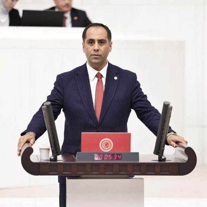 Kıratlı’dan Mersinlilere teşekkür, Seçer’e tepki!