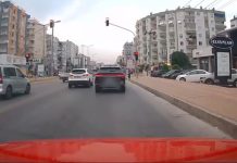KIRMIZI IŞIK İHLALİ YAPARAK TRAFİĞİ TEHLİKEYE ATAN SÜRÜCÜLER YAKALANDI