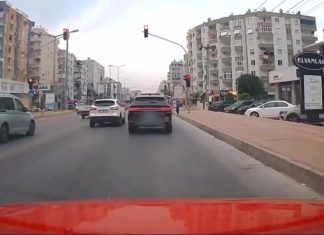 KIRMIZI IŞIK İHLALİ YAPARAK TRAFİĞİ TEHLİKEYE ATAN SÜRÜCÜLER YAKALANDI