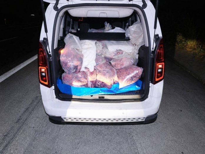 MERSİN’DE 877 KİLOGRAM KAÇAK SAKATAT ELE GEÇİRİLDİ