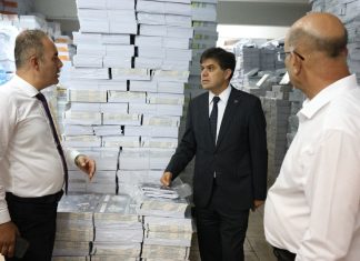 İL MİLLÎ EĞİTİM MÜDÜRÜ MUHAMMED ÖZDEMİRCİ, ÜCRETSİZ DERS KİTAPLARI DEPOSUNDA İNCELEMELERDE BULUNDU
