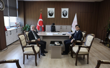 MEZİTLİ KAYMAKAMI SAYIN MURAT ÖZTÜRK, İL MİLLÎ EĞİTİM MÜDÜRÜ MUHAMMED ÖZDEMİRCİ’YE İADEİZİYARETTE BULUNDU