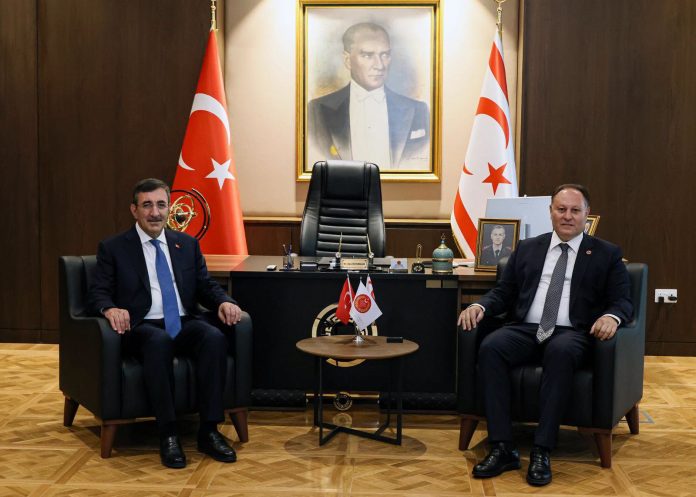 CUMHURİYET MECLİSİ BAŞKANI ZİYA ÖZTÜRKLER, TÜRKİYE CUMHURİYETİ CUMHURBAŞKANI YARDIMCISI CEVDET YILMAZ İLE GÖRÜŞTÜ1